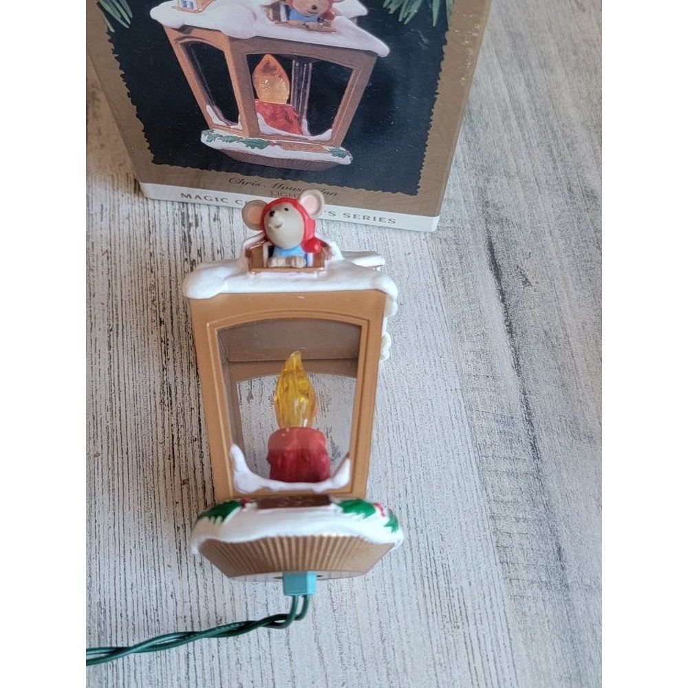 Hallmark 1996 Chris Mouse‎ inn light ornament Xmas